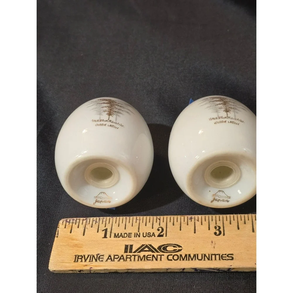 Fukagawa Arita Pattern 901 Porcelain Egg Salt Pepper Shakers Gold White Set of 2